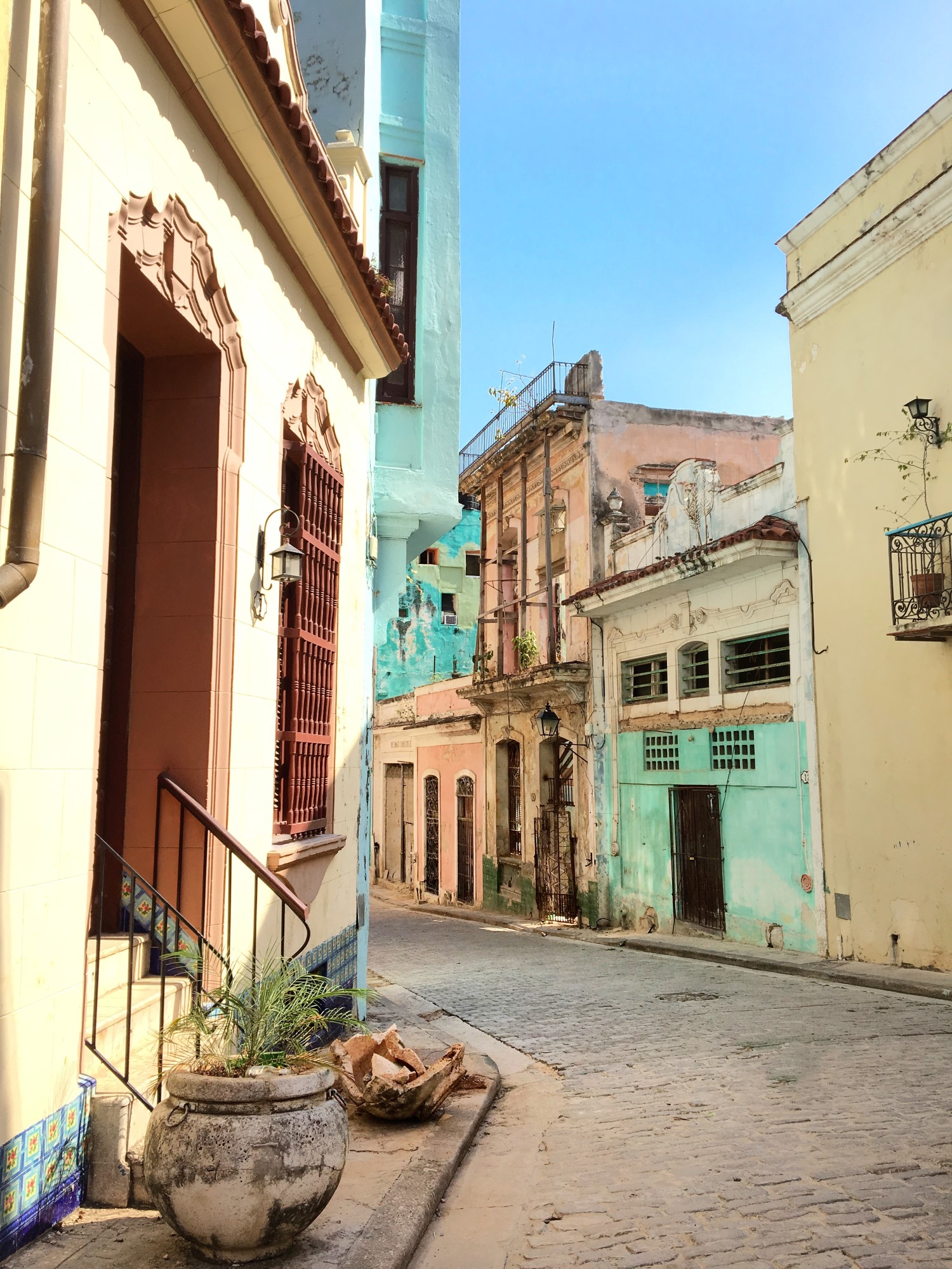 Lisa Morales, Traveling to Havana Cuba